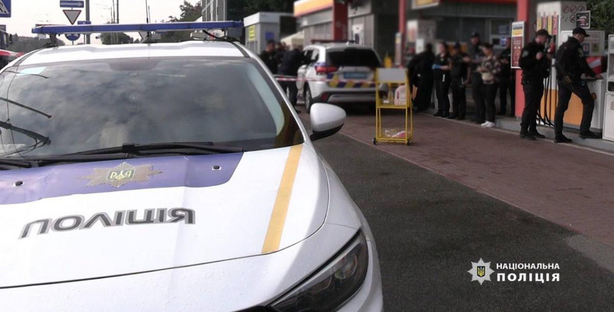 В Киеве расстреляли мужчину на АЗС