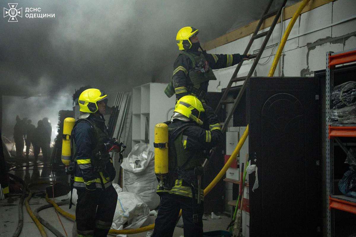 Наслідки удару РФ по Одесі Наслідки удару РФ по Одесі