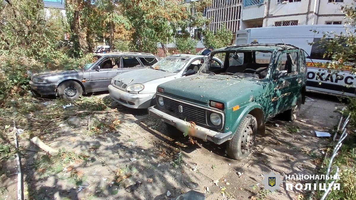 Наслідки удару РФ по центру Херсона Наслідки удару РФ по центру Херсона