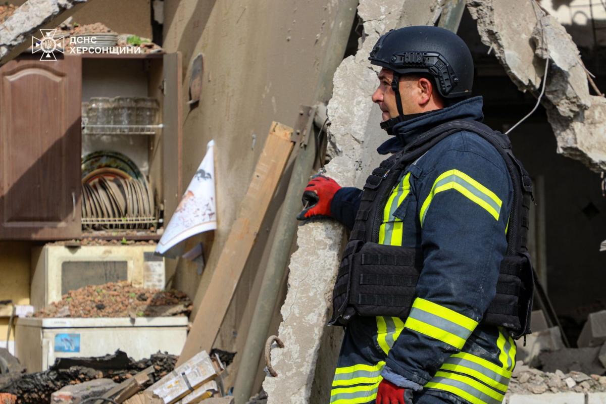 Наслідки удару РФ по центру Херсона