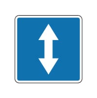 Водії можуть легко сплутати: що означають сині дорожні знаки зі стрілками Водії можуть легко сплутати: що означають сині дорожні знаки зі стрілками