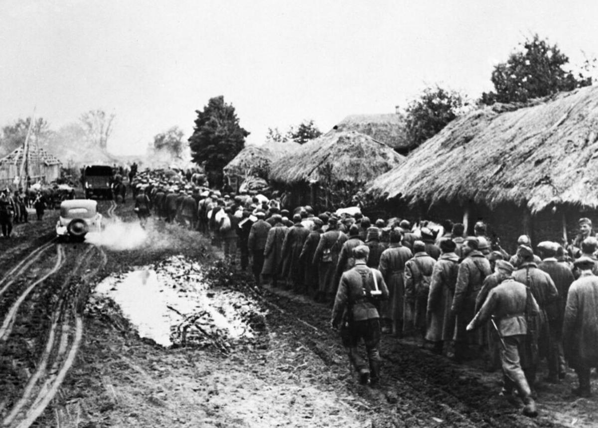 Архівні фото битви за Київ під час Другої світової Архівні фото битви за Київ під час Другої світової