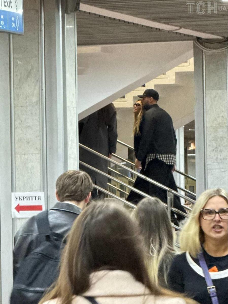 Віра Брежнєва з хлопцем Віра Брежнєва з хлопцем