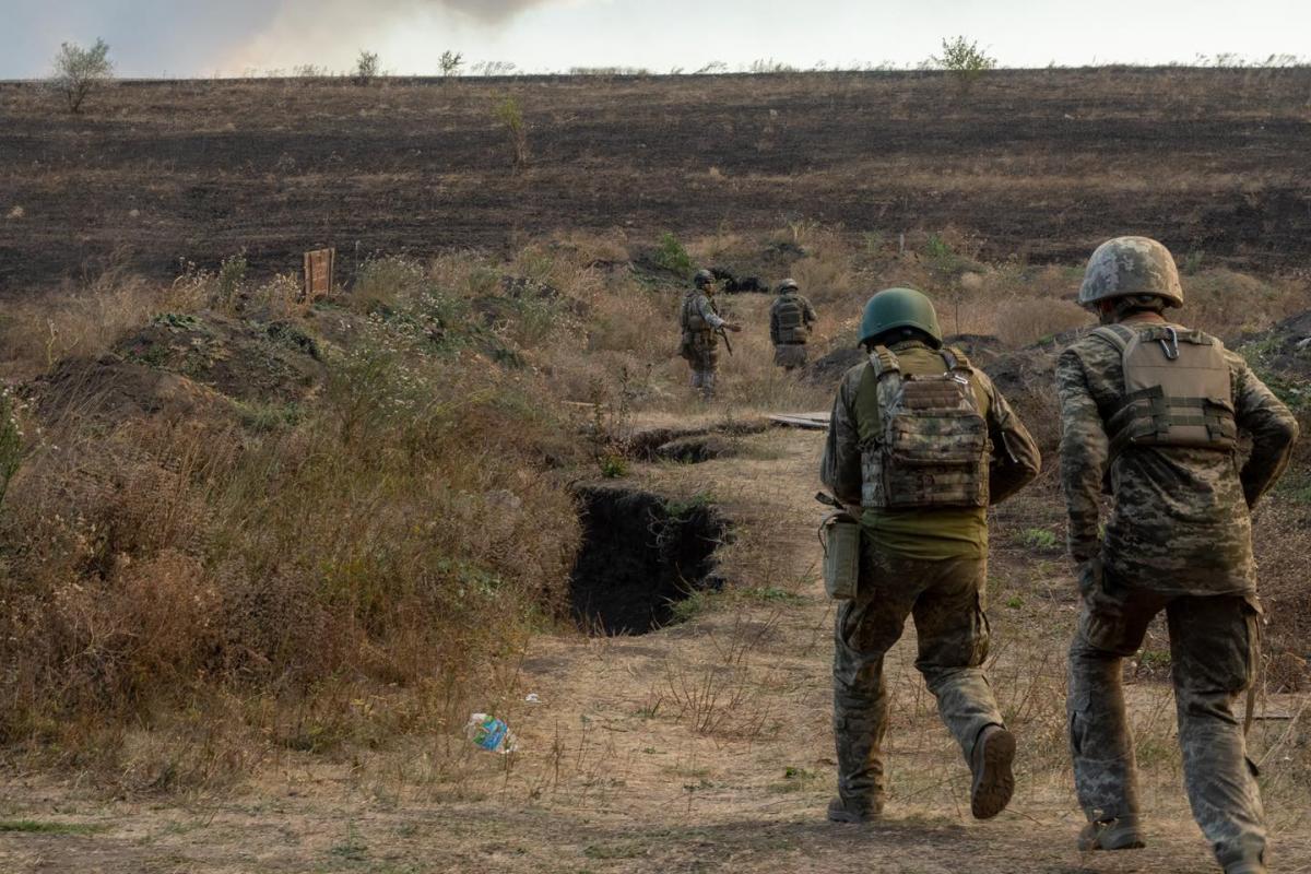 Войска РФ буксуют и еле продавливают оборону, им понадобятся годы для захвата 4-х областей – Жданов 