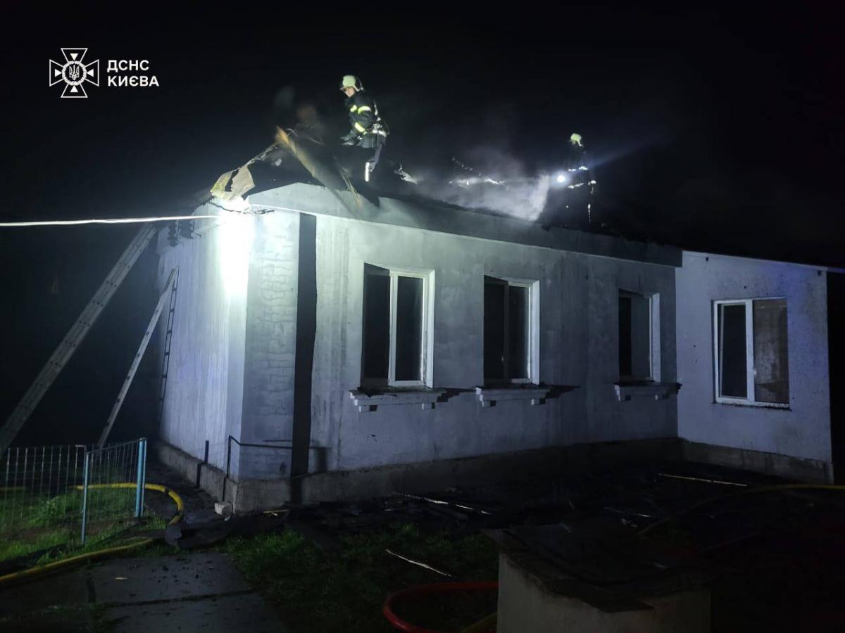 В Киеве ночью гремели взрывы: РФ атаковала 'Шахедами', есть пострадавший