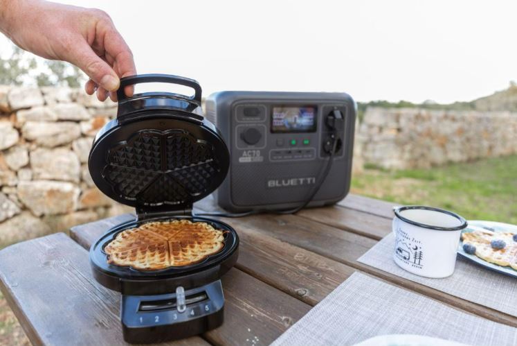 Залишайте світло увімкненим під час відключень електроенергії з портативною електростанцією BLUETTI AC70