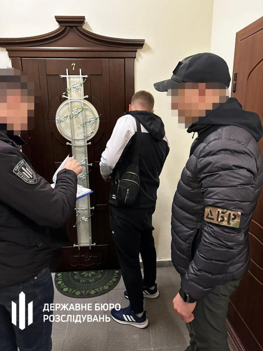 Обшуки посадовців РТЦК Києва