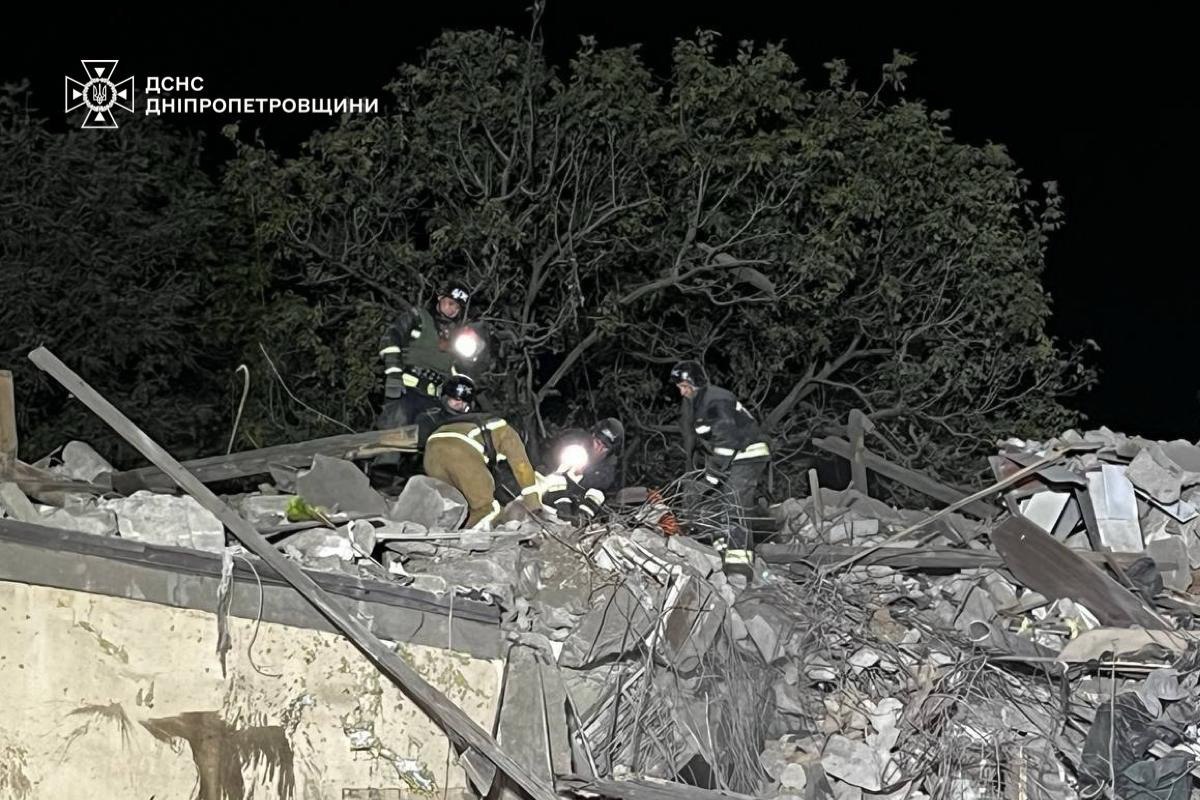 Наслідки удару РФ по Дніпру ввечері 25 жовтня 2024 року Наслідки удару РФ по Дніпру ввечері 25 жовтня 2024 року