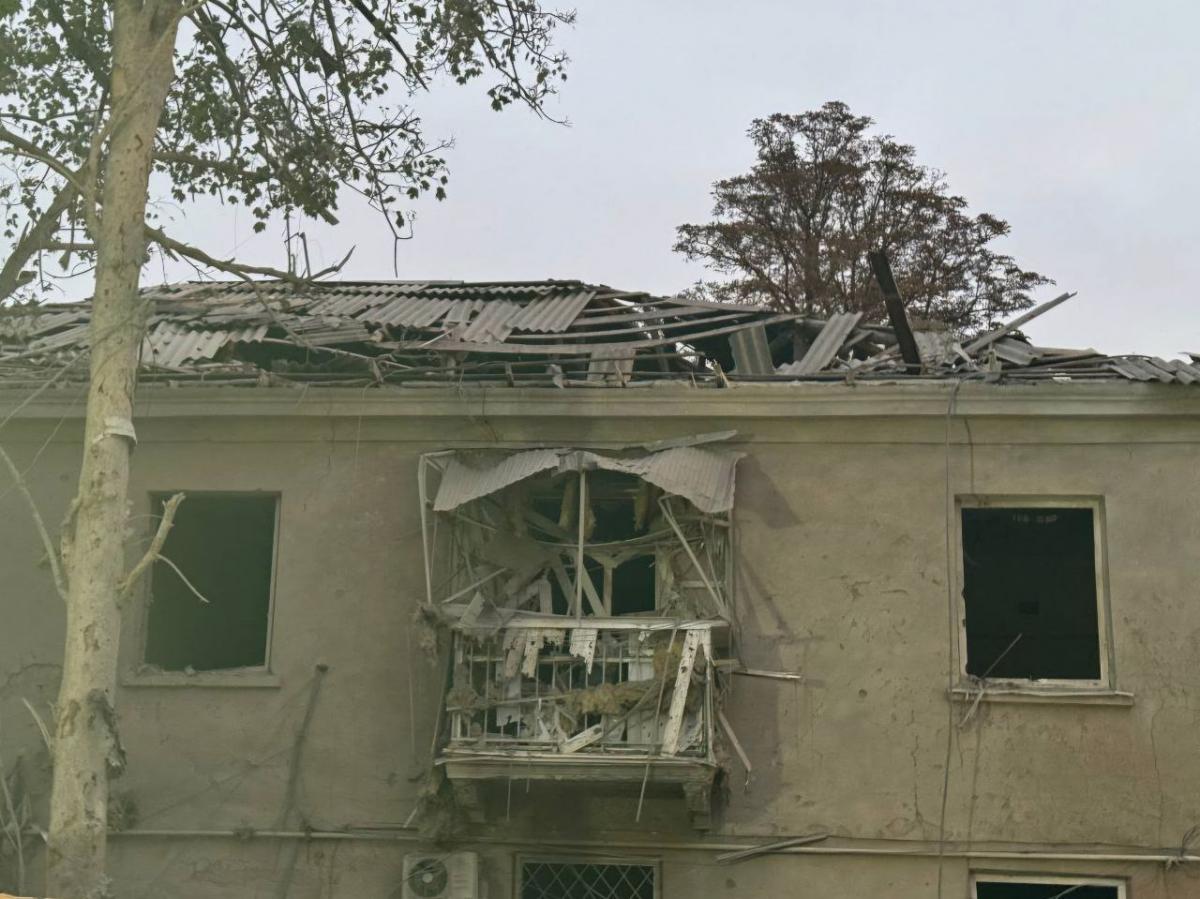 Наслідки удару РФ по Дніпру ввечері 25 жовтня 2024 року Наслідки удару РФ по Дніпру ввечері 25 жовтня 2024 року