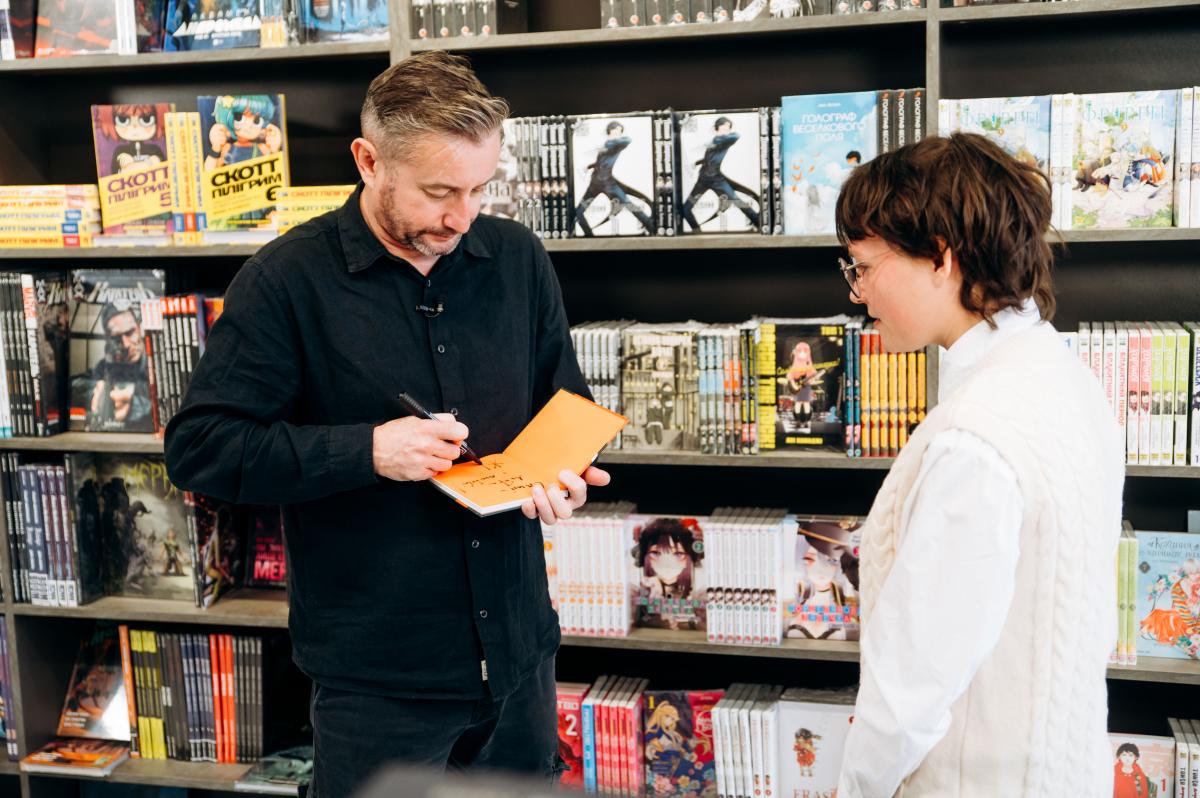 Сергій Жадан здійснив мрії двох дівчат Сергій Жадан здійснив мрії двох дівчат