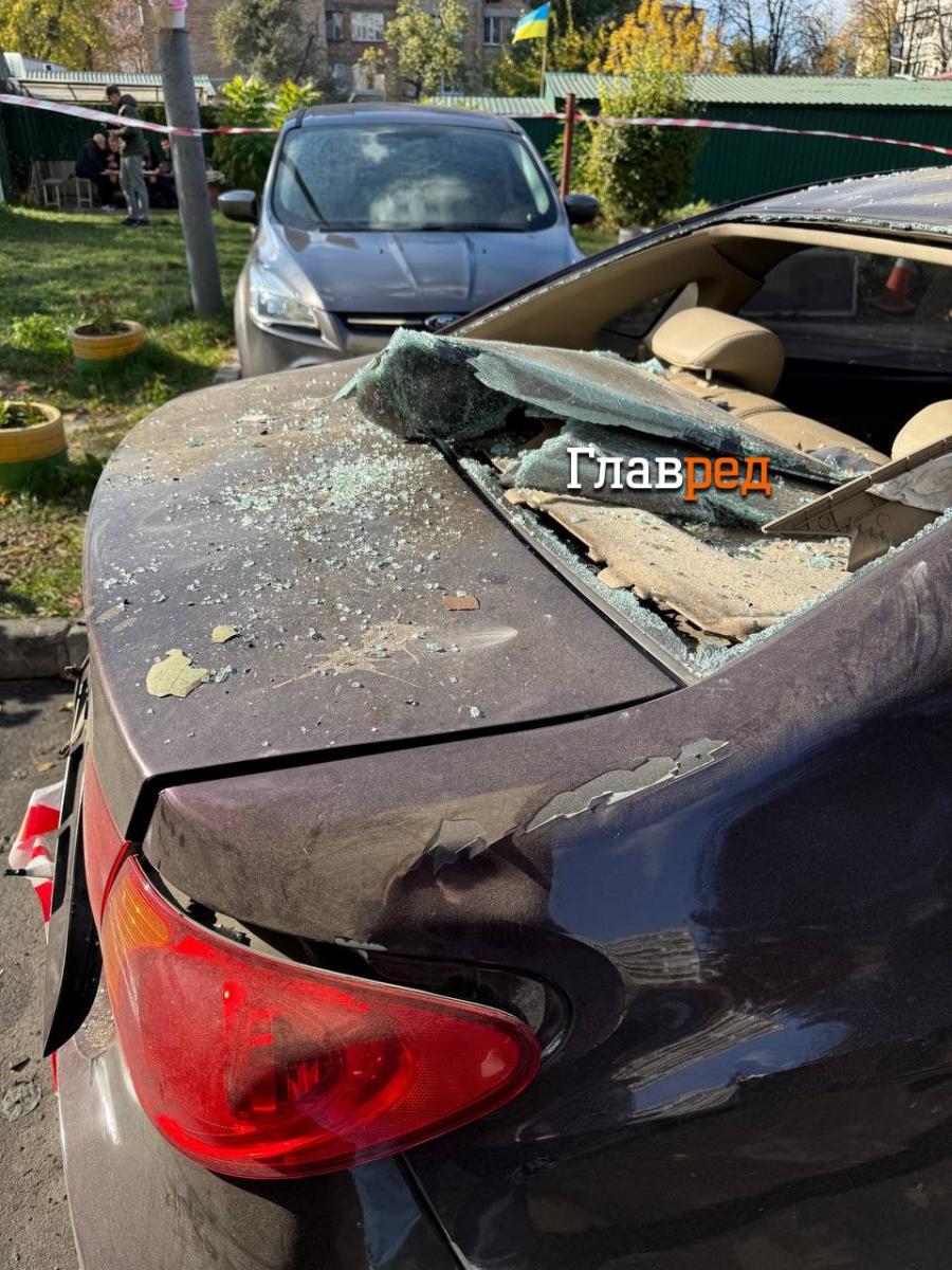 Наслідки падіння уламків БПЛА у Києві