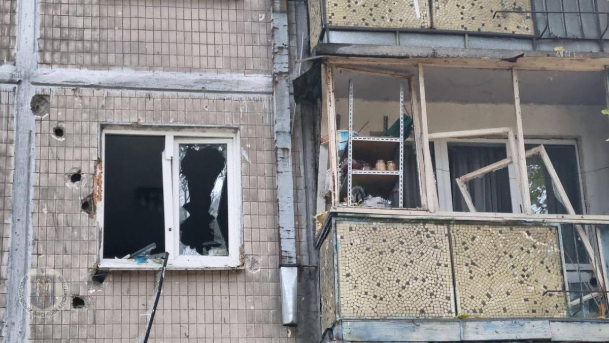 Наслідки нічної атаки російських дронів в Соломʼянському районі столиці