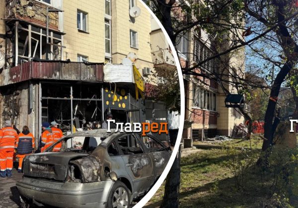 Вибиті вікна та згорілі авто: у Києві розбирають завали після падіння БПЛА