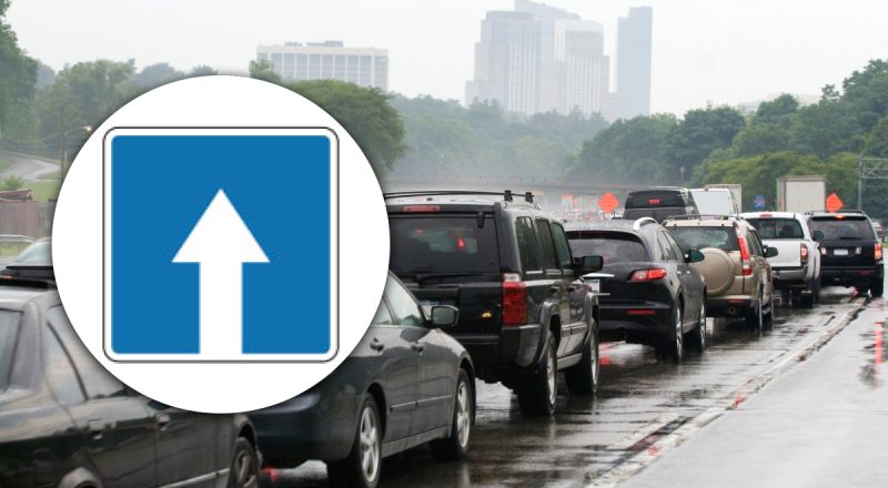 Чи можна на односторонньому русі їхати задом: водії будуть здивовані