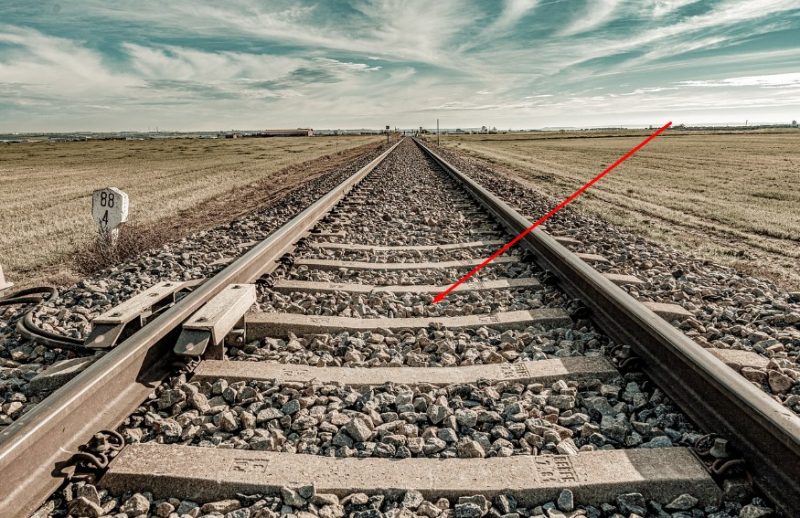 Не для красоты: почему между железнодорожными путями лежат камни