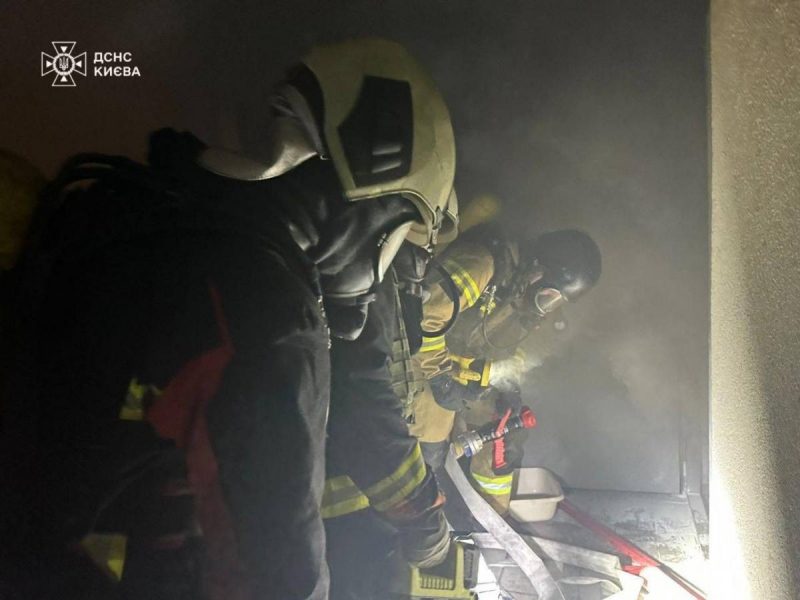 РФ вдарила БпЛА по багатоповерхівці в Києві
