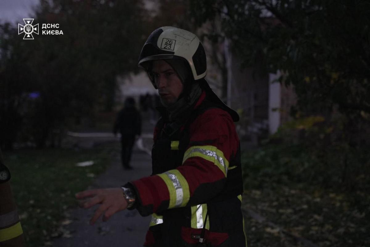 Пожежа у 16-поверхівці у Святошинському районі Києва після удару дронами 2 листопада Пожежа у 16-поверхівці у Святошинському районі Києва після удару дронами 2 листопада