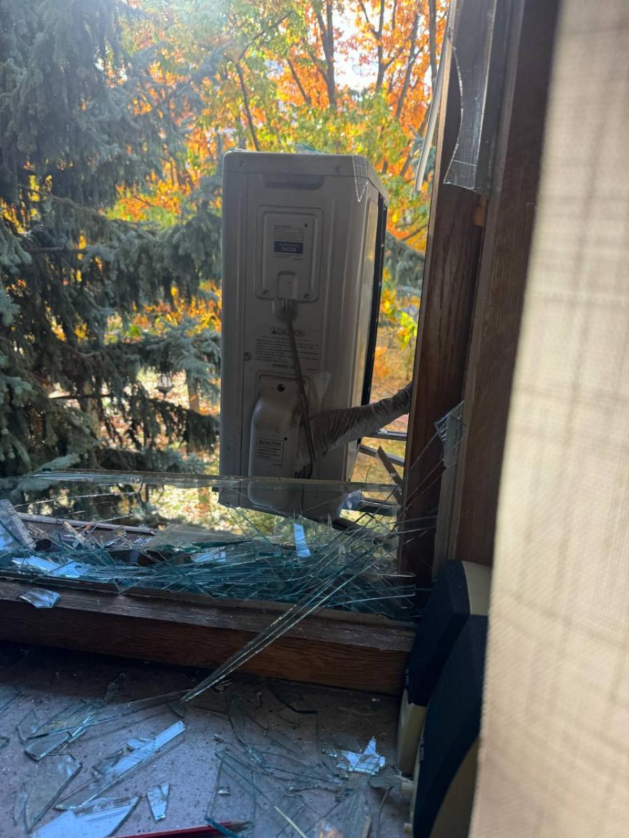 Наслідки удару дронів РФ по Києву