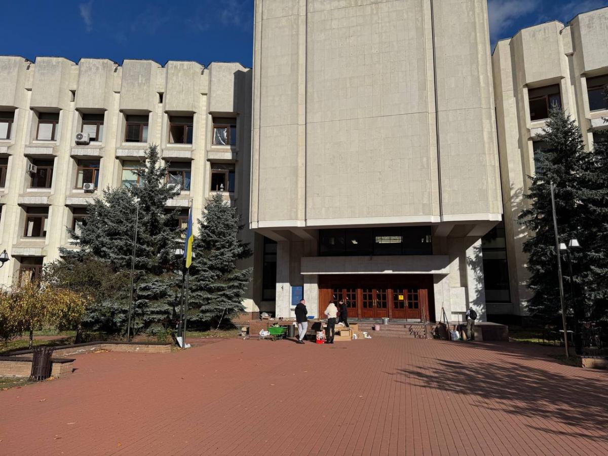 Наслідки удару дронів РФ по Києву Наслідки удару дронів РФ по Києву