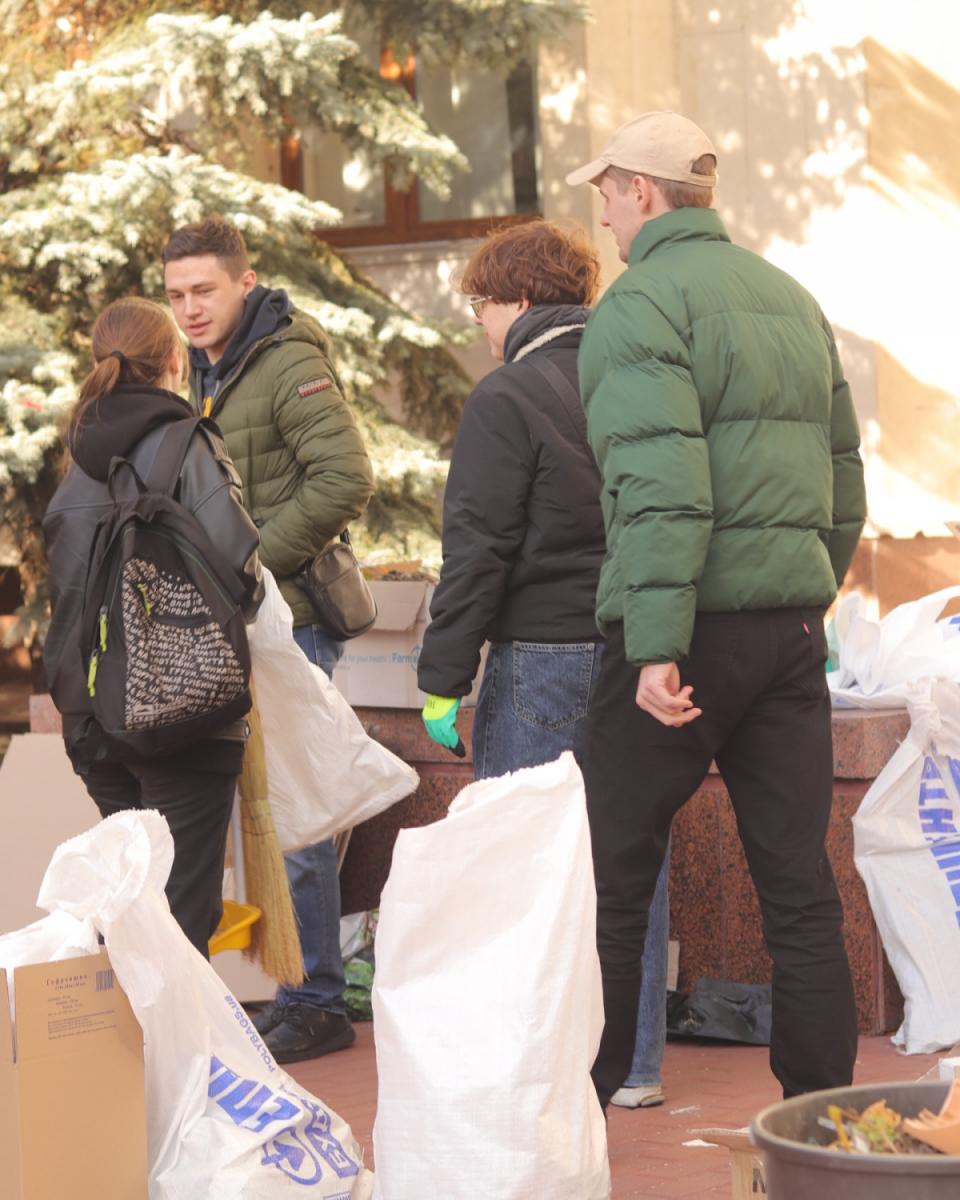 Наслідки удару дронів РФ по Києву