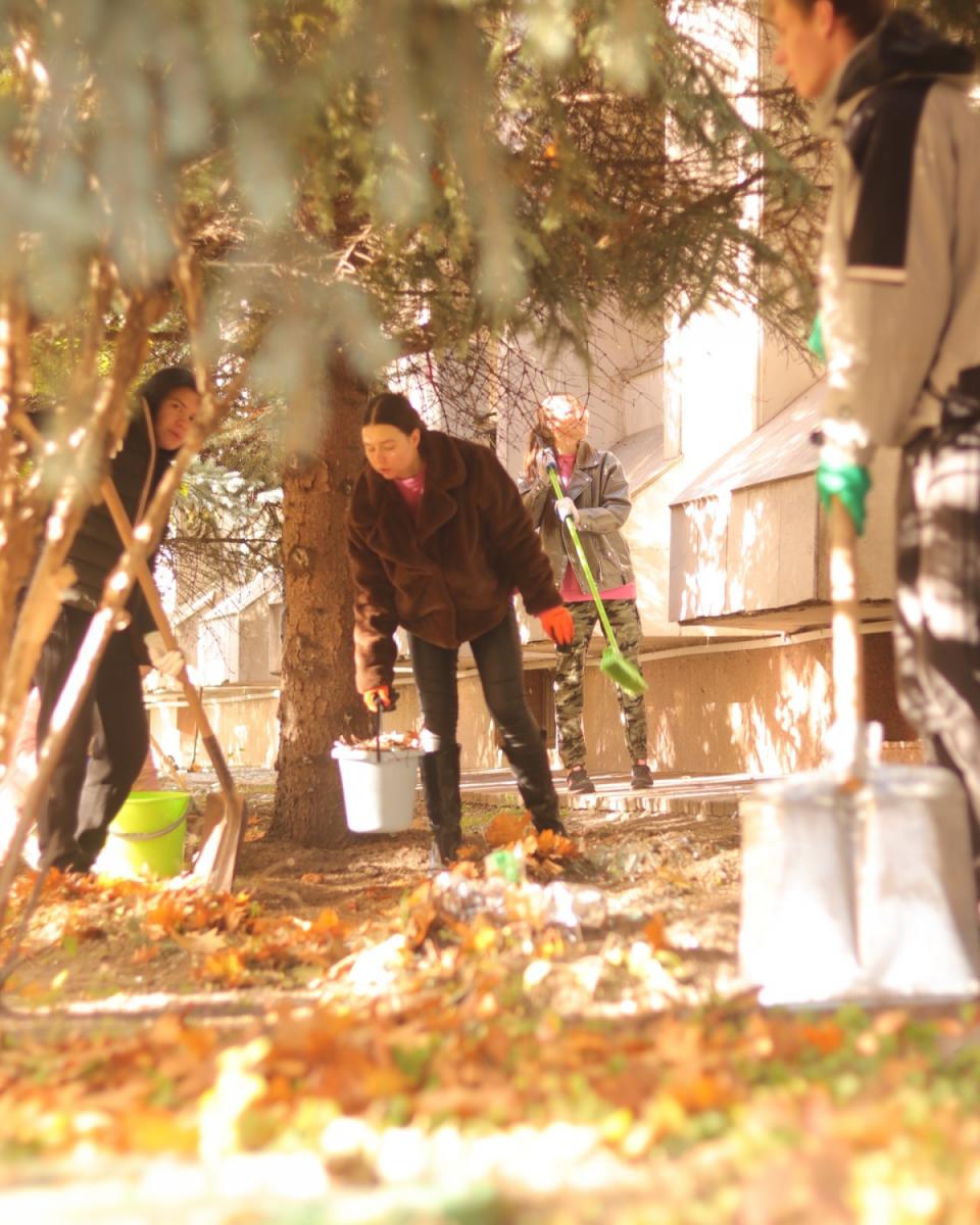 Наслідки удару дронів РФ по Києву