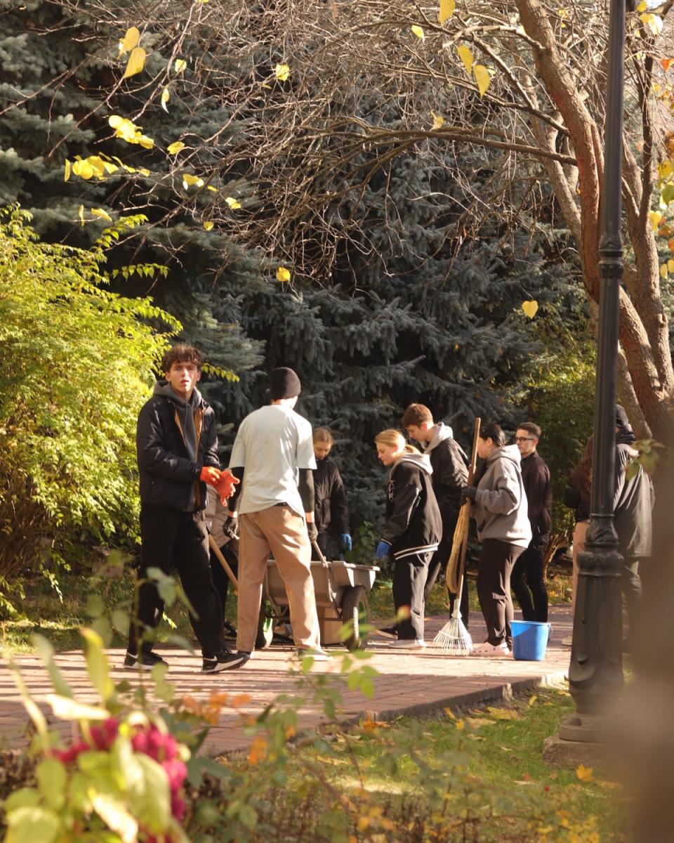 Наслідки удару дронів РФ по Києву Наслідки удару дронів РФ по Києву