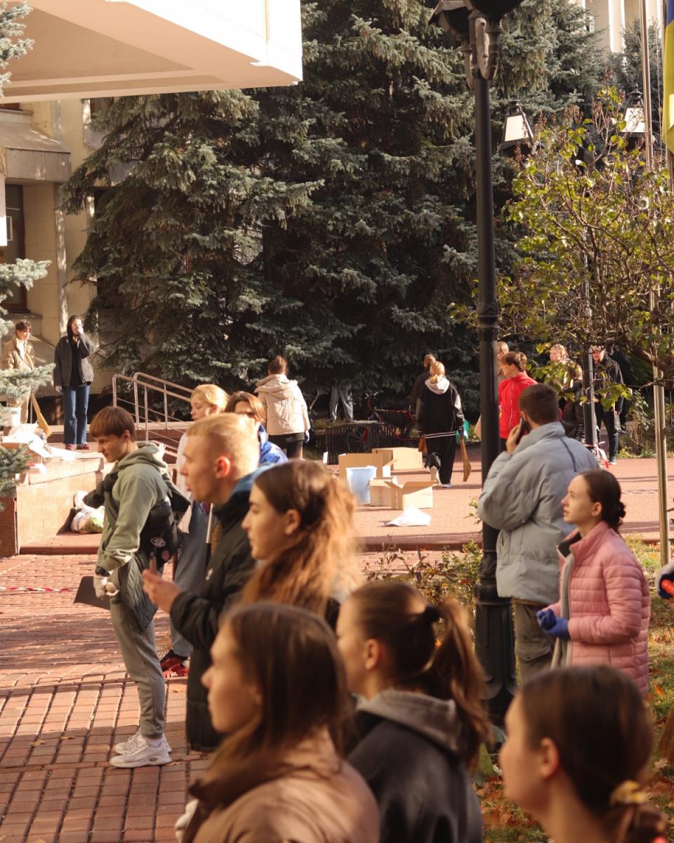 Наслідки удару дронів РФ по Києву Наслідки удару дронів РФ по Києву