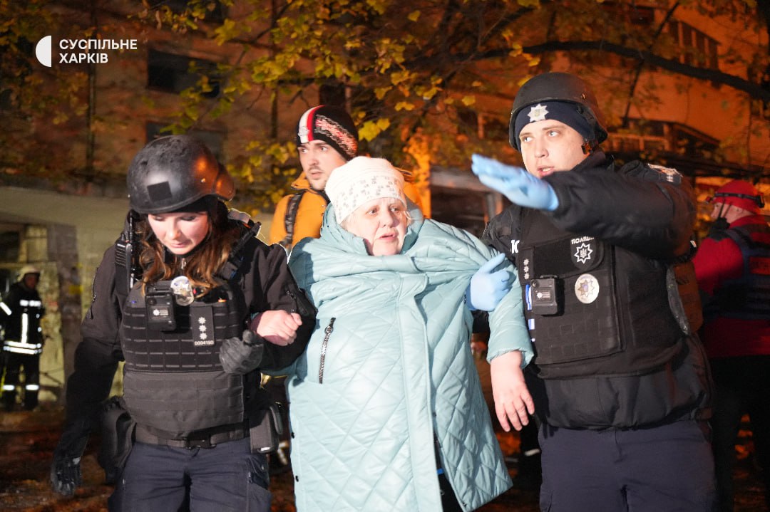 Росіяни атакували Харків КАБом, частково зруйновано багатоповерхівку