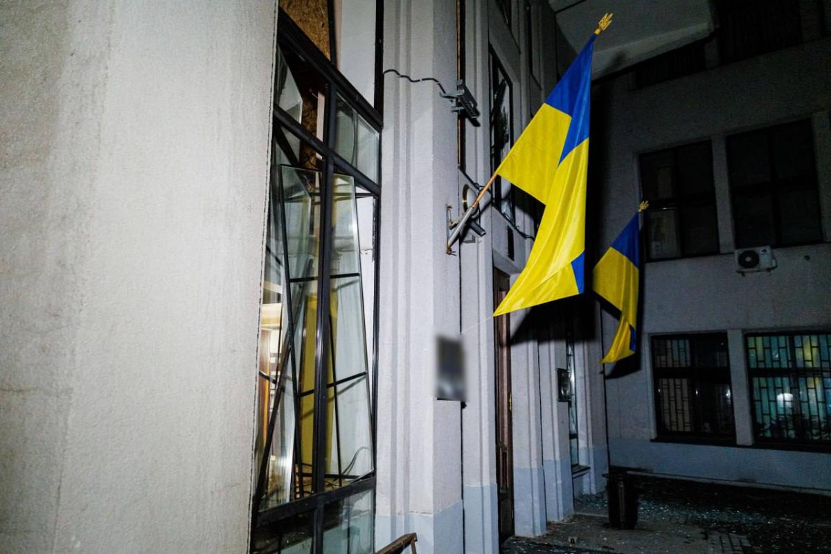 Росіяни атакували Харків КАБом, частково зруйновано багатоповерхівку