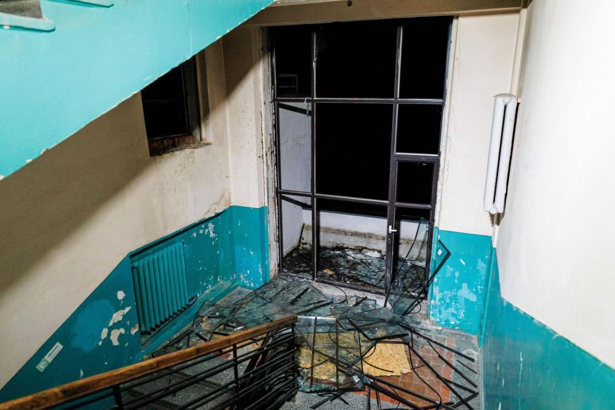 Росіяни атакували Харків КАБом, частково зруйновано багатоповерхівку