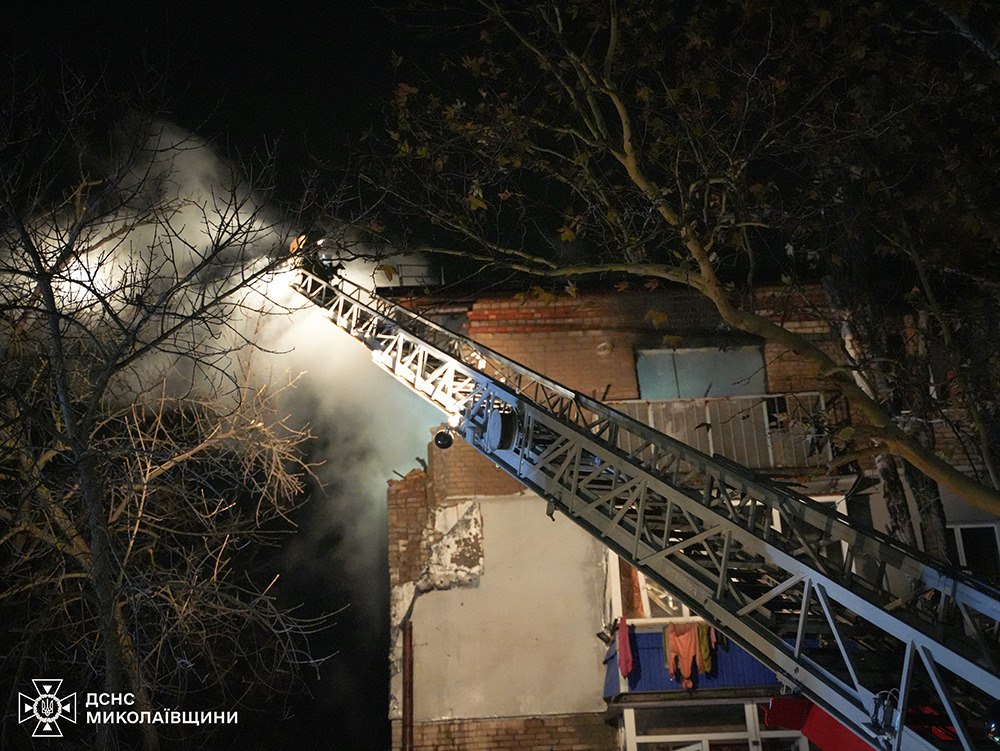 Наслідки удару РФ по Миколаєву 11 листопада Наслідки удару РФ по Миколаєву 11 листопада