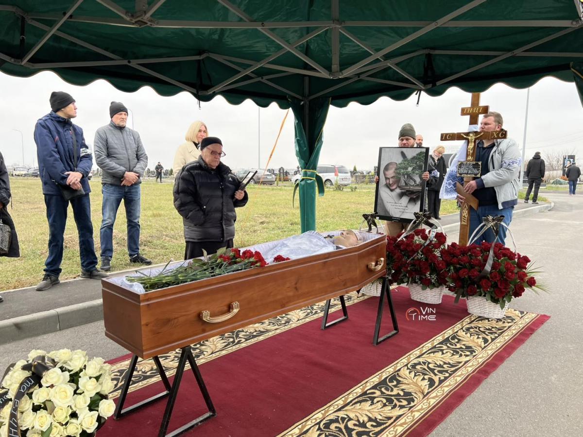 Прощання з В'ячеславом Узєлковим Прощання з В'ячеславом Узєлковим
