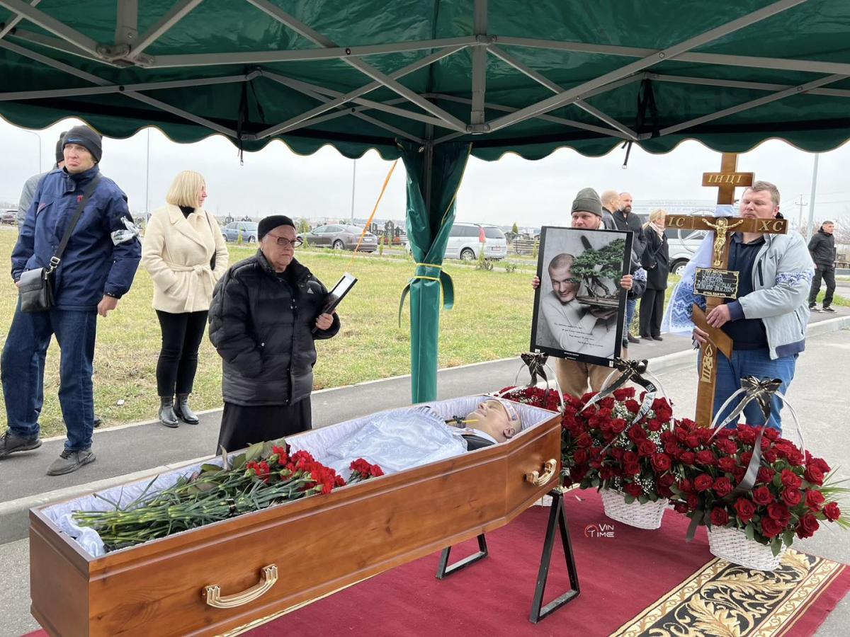 Прощання з В'ячеславом Узєлковим Прощання з В'ячеславом Узєлковим