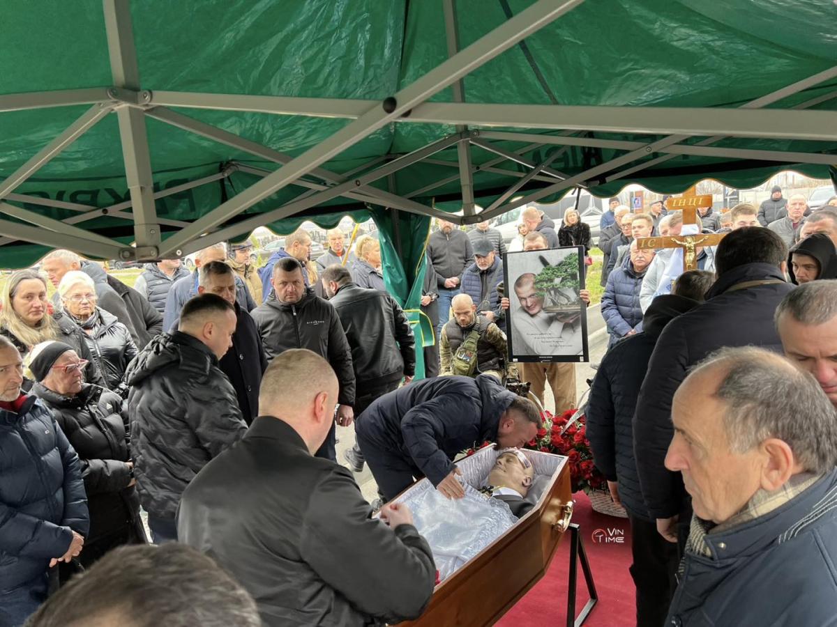 Прощання з В'ячеславом Узєлковим Прощання з В'ячеславом Узєлковим