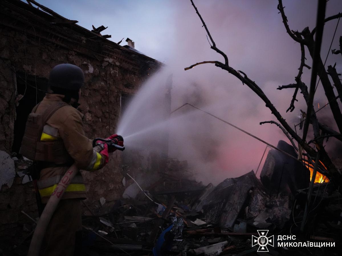 Наслідки удару РФ по Миколаєву