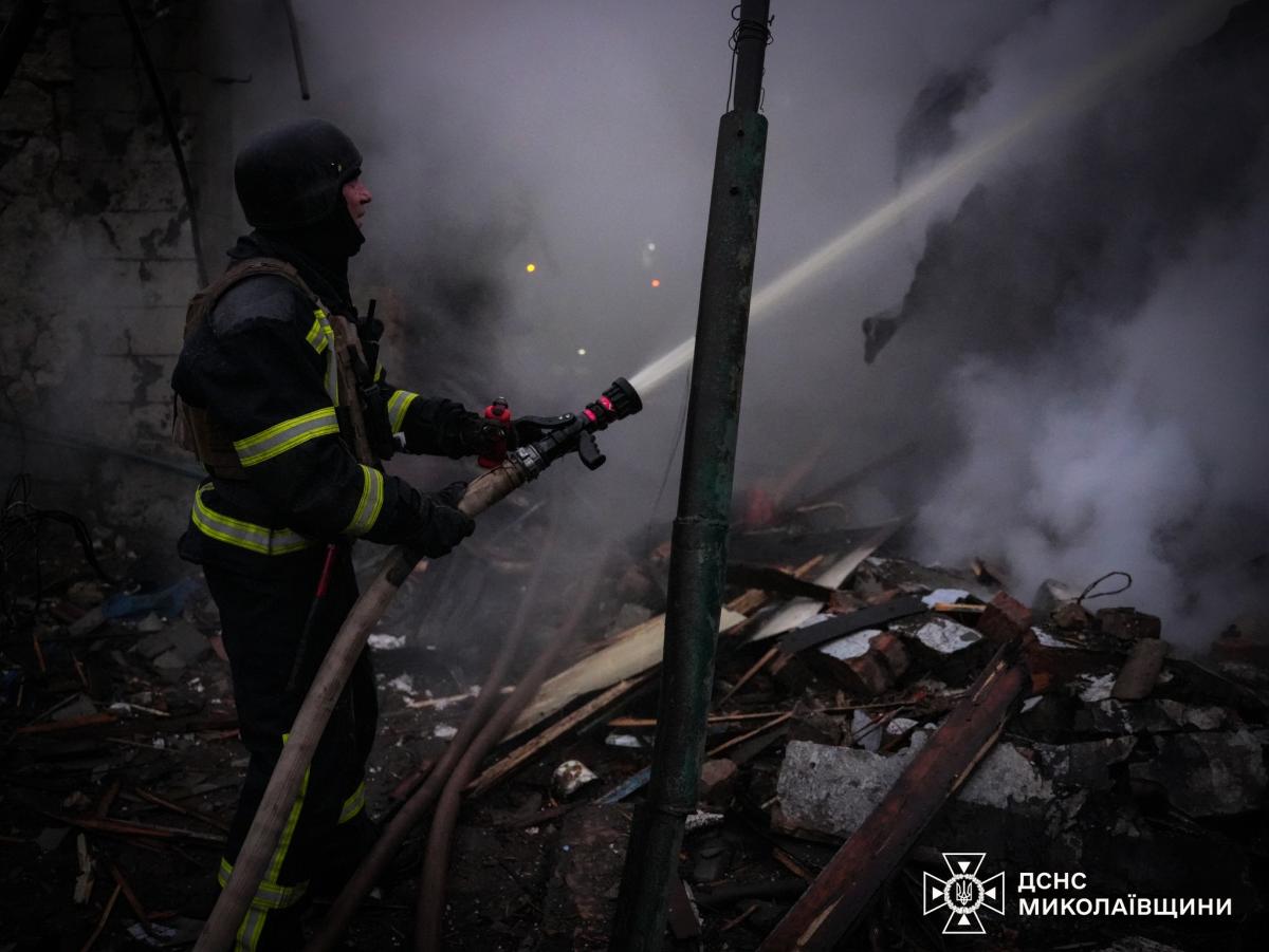 Наслідки удару РФ по Миколаєву
