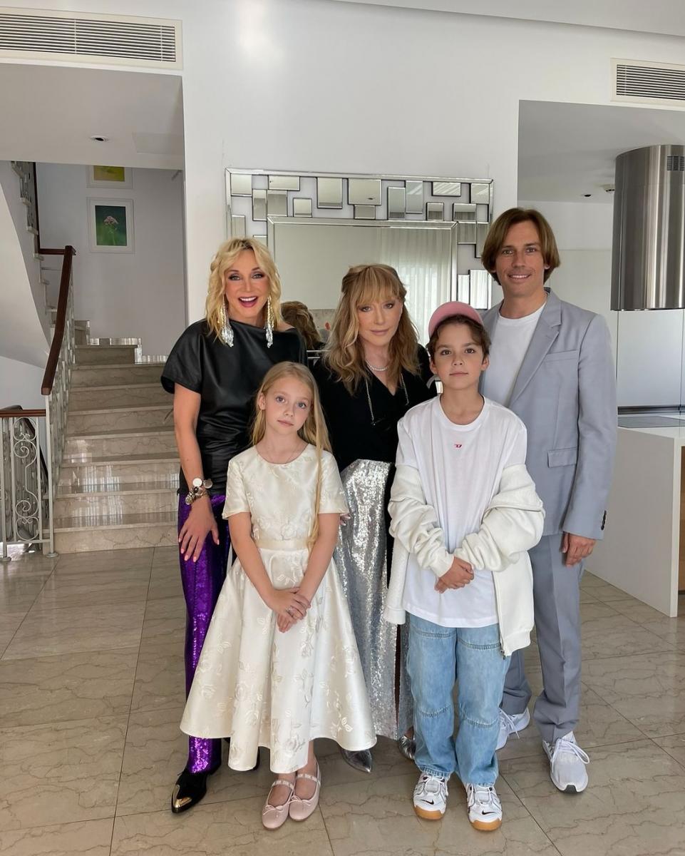 Крістіна Орбакайте, Алла Пугачова, Максим Галкін, Ліза Галкіна, Гаррі Галкін