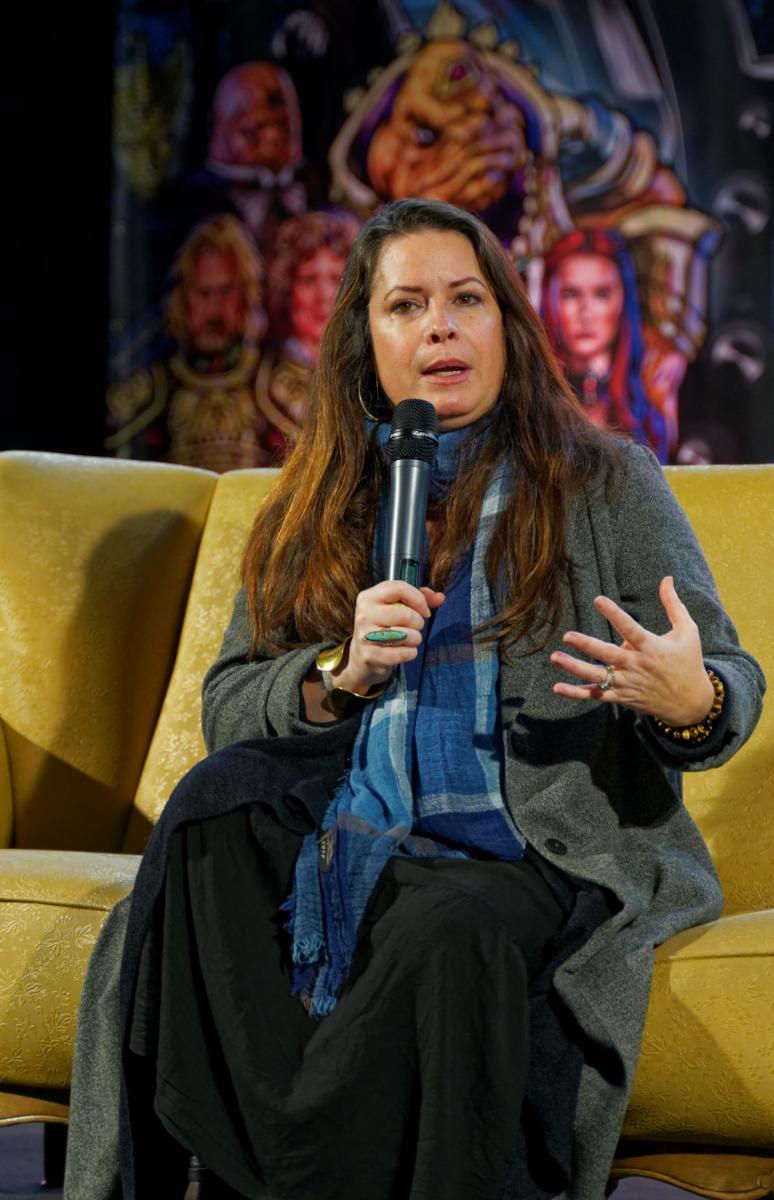 Холли Мари Комбс в соцсетях