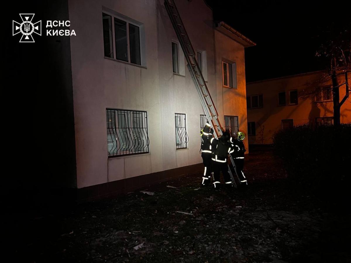 Последствия попадания вражеского БпЛА в Днепровском районе