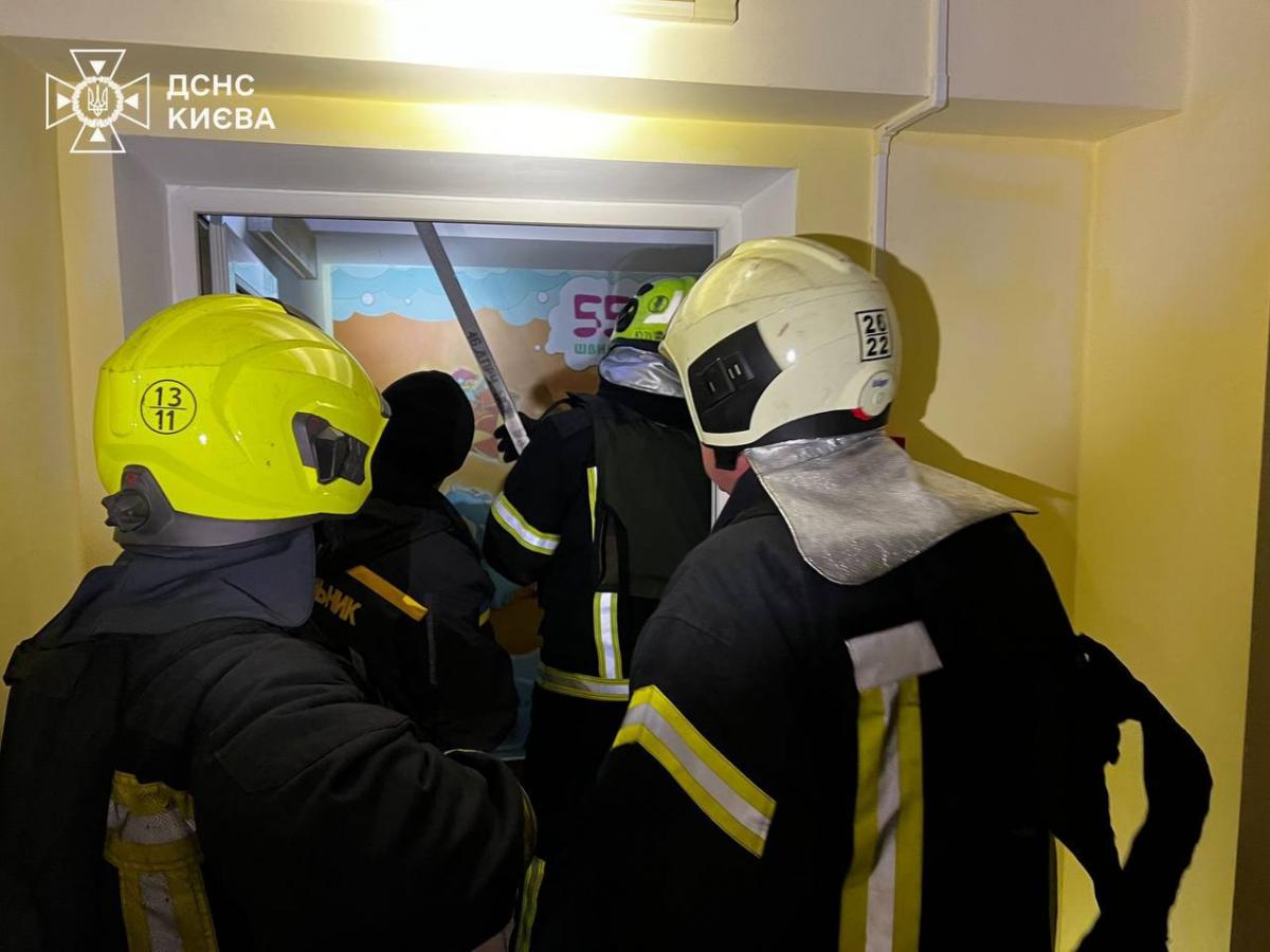 Последствия попадания вражеского БпЛА в Днепровском районе