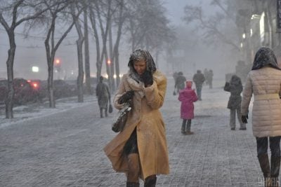 Частину України засипле мокрим снігом: де та коли чекати на опади Частину України засипле мокрим снігом: де та коли чекати на опади