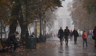 Сильні дощі, грози та град: в деяких областях України температура впаде до +5