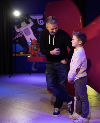 "Хочет в кадр": Александр Педан рассказал об увлечениях младшего сына