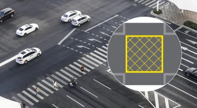 Що означають жовті квадрати на дорозі: спантеличують багатьох водіїв Що означають жовті квадрати на дорозі: спантеличують багатьох водіїв