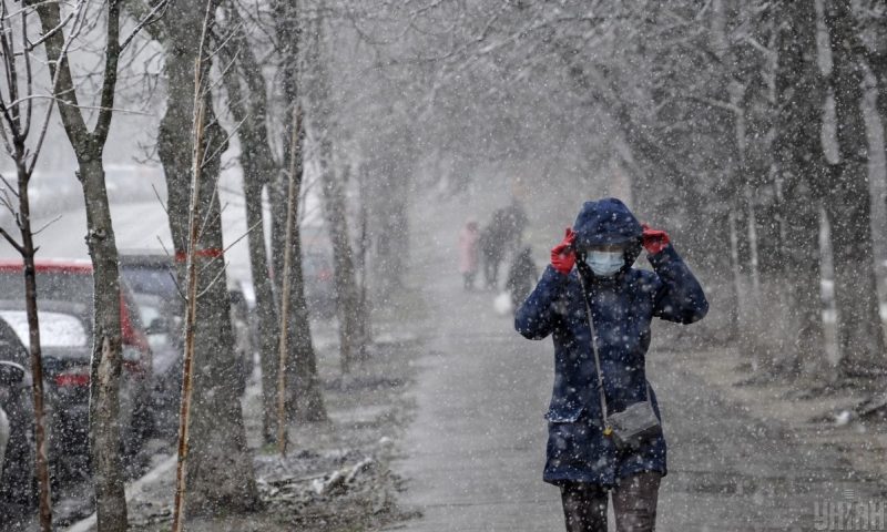 Ударит мороз -12 и будет мокрый снег: где в Украине сильно похолодает