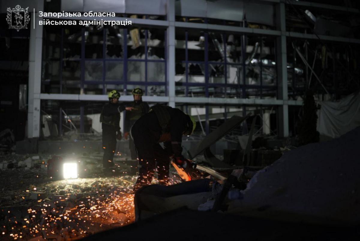 Наслідки удару РФ по Запоріжжю 10 грудня