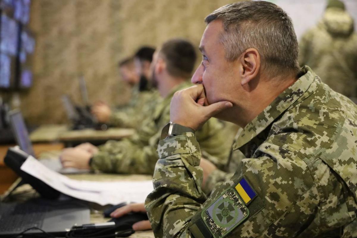 Забезпечення підрозділів озброєнням в пріоритеті: деталі візиту Сергія Дейнеко на кордон з росією