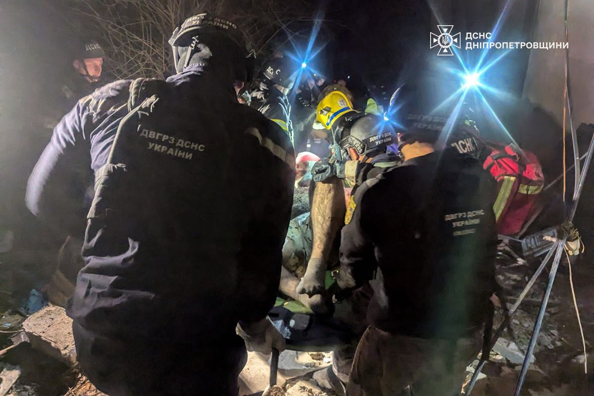 Наслідки удару РФ по Кривому Рогу 19 грудня Наслідки удару РФ по Кривому Рогу 19 грудня