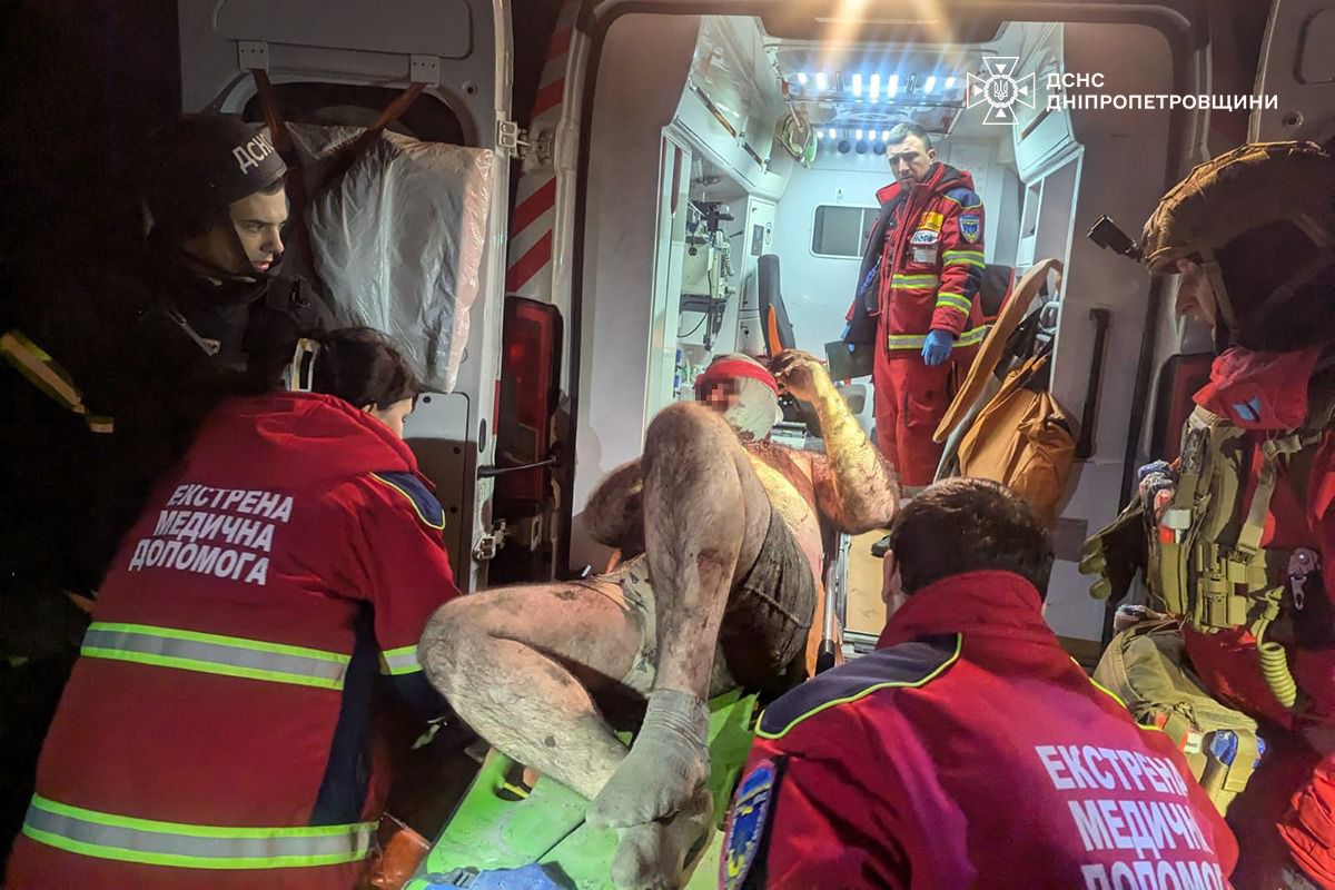 Наслідки удару РФ по Кривому Рогу 19 грудня Наслідки удару РФ по Кривому Рогу 19 грудня