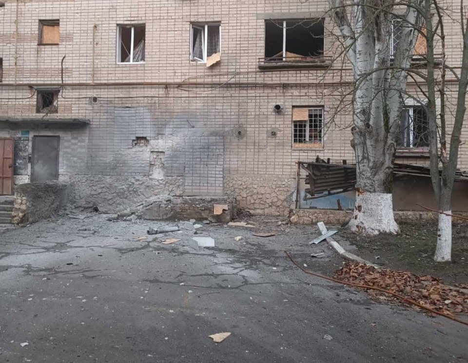 Наслідки удару РФ по Херсону вранці 20 грудня Наслідки удару РФ по Херсону вранці 20 грудня